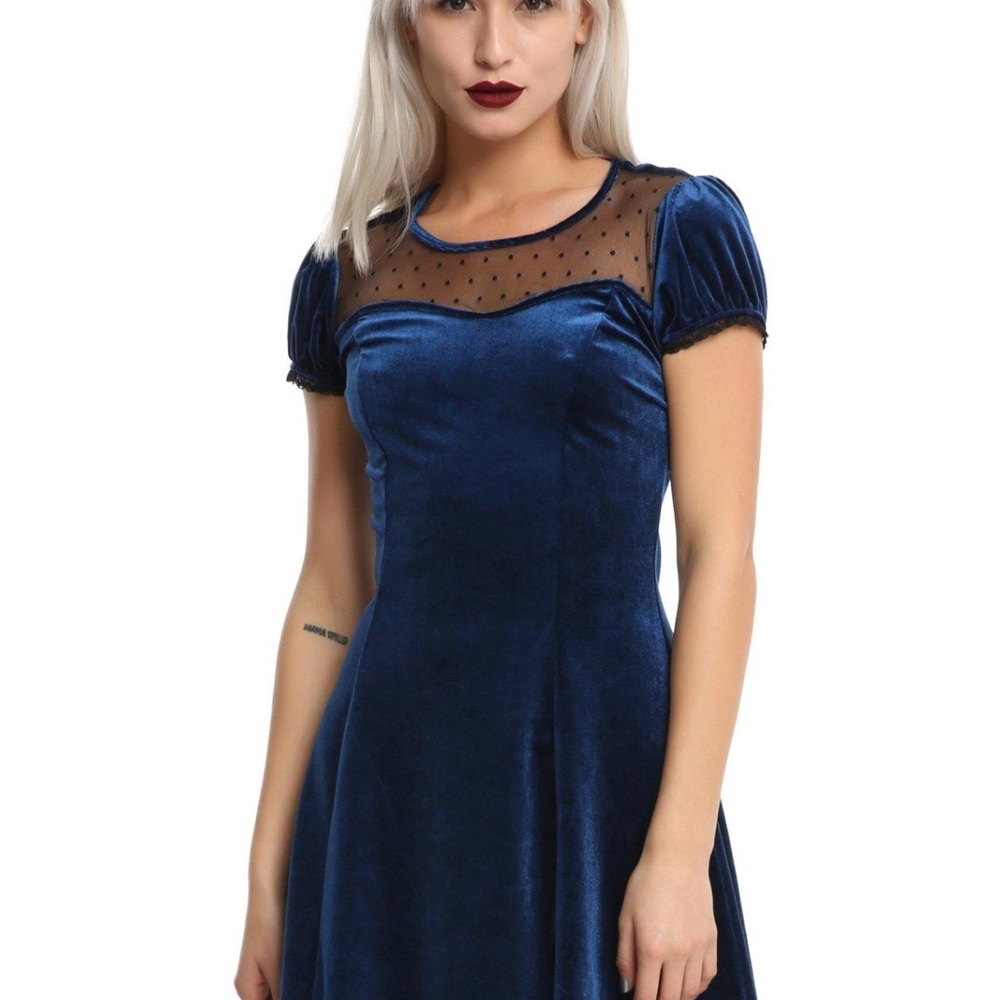 HOT TOPIC Elegant Blue Velvet Dress